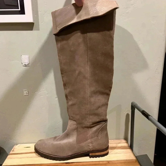Fabianelli knee high suede fold over boots. Size 39. Made in Italy. - Picture 8 of 12